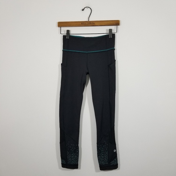 lululemon athletica Pants - Lululemon Pace Rival Crop Lights Out